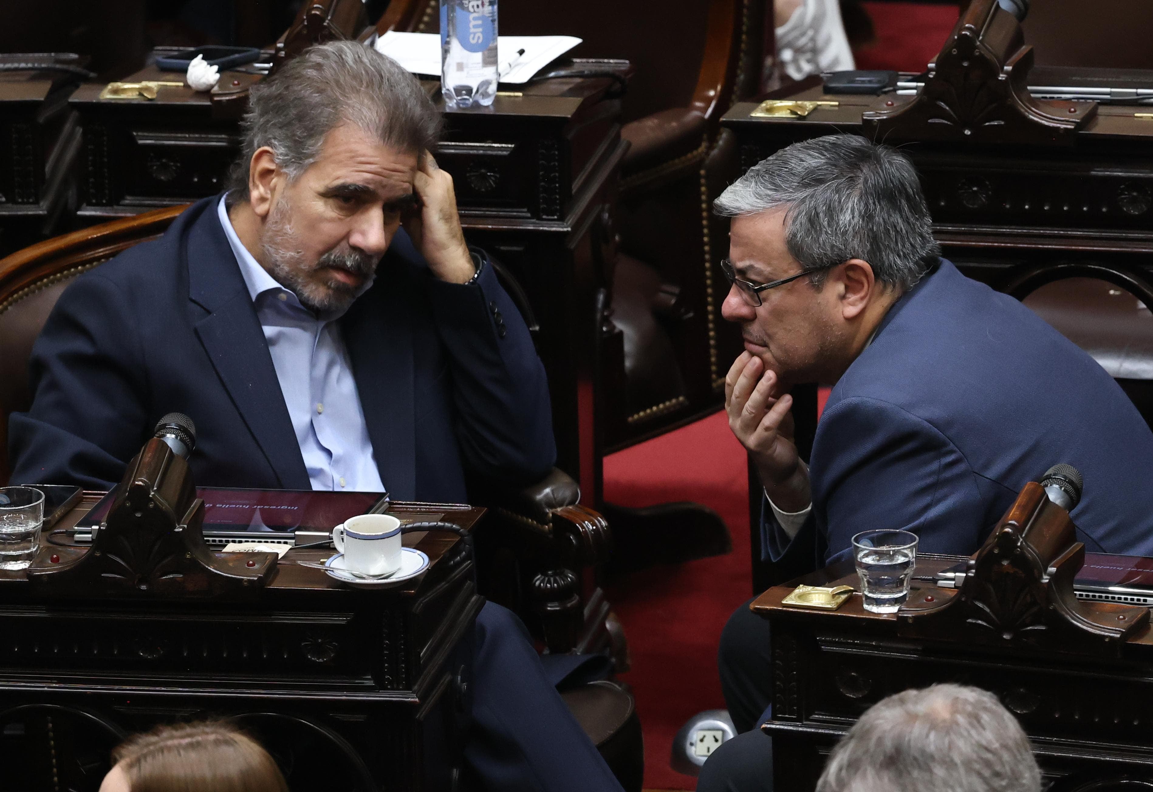 Cristian Ritondo, aliado del Gobierno desde Pro, en la sesión junto a Germán Martínez, el jefe del bloque peronista