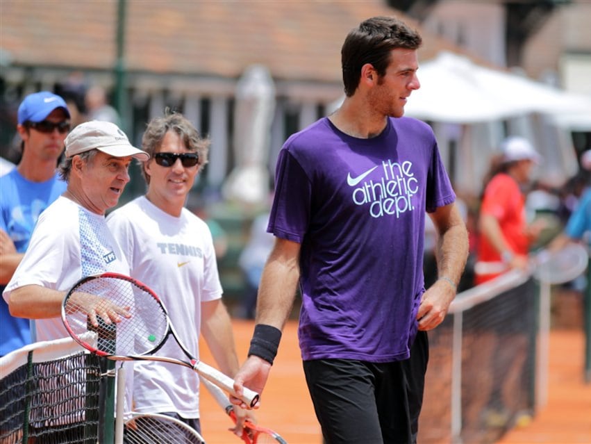 Franco Davin, el entrenador de tenis más prestigioso de la Argentina: “Hoy, no tener un psicólogo en el equipo es dar ventaja” 7 Davin fue coach de Del Potro desde 2008 hasta 2015; en la imagen, en una Copa Davis, con Tito Vázquez como capitán