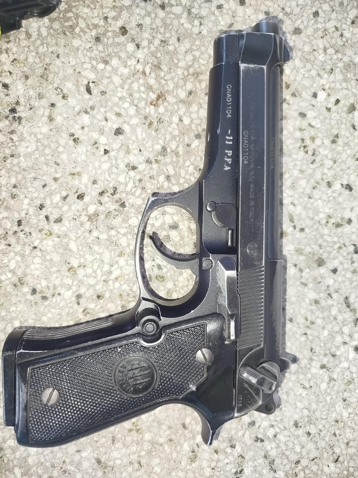 Tiroteo en Villa Crespo: un policía se bajó del auto, comenzó a disparar e hirió a un hombre.