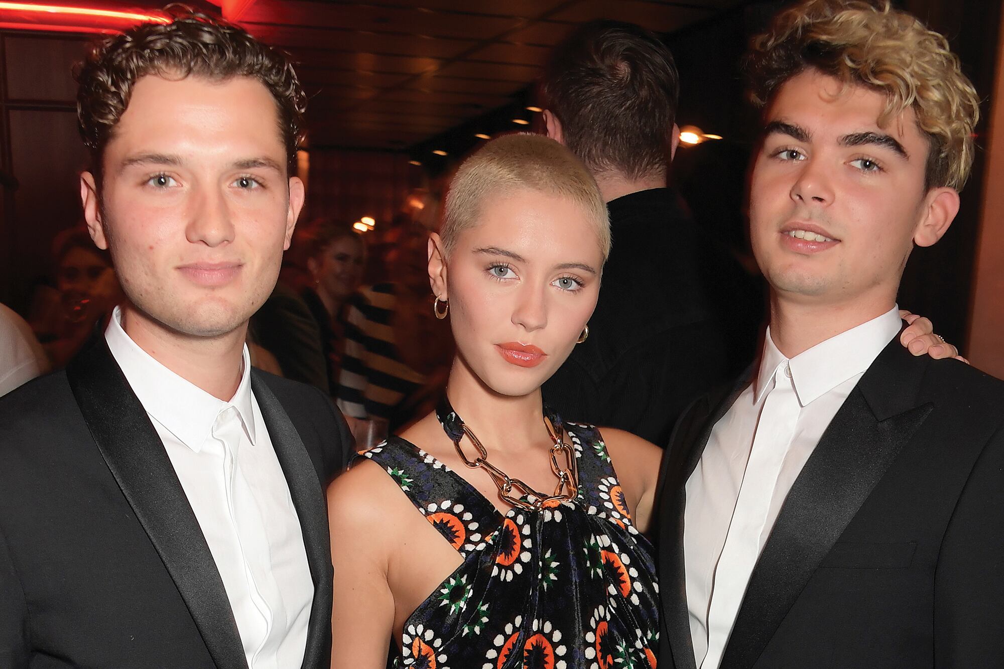 Con sus hermanos Iris y Rudy, que también es actor