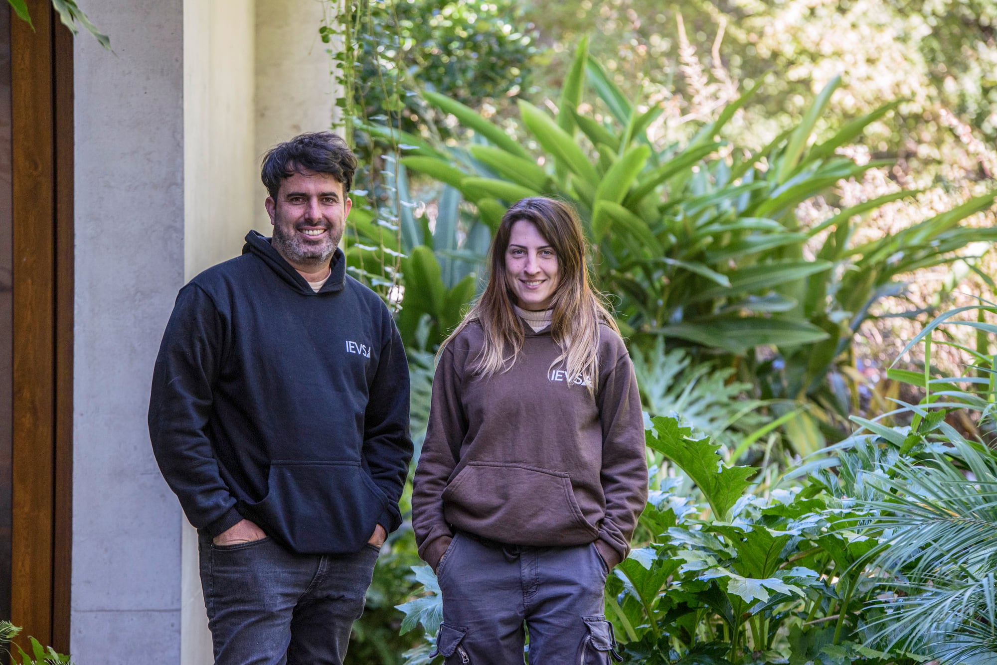 El ingeniero agrónomo Iván Palacios Paz es el responsable de la gestión comercial y la dirección de obra y la licenciada Iara Parisi está a cargo del diseño