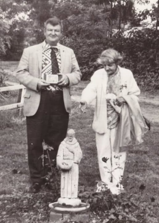 Anna Anderson junto a Jack Manahan, el profesor estadounidense con quien se casó en 1968