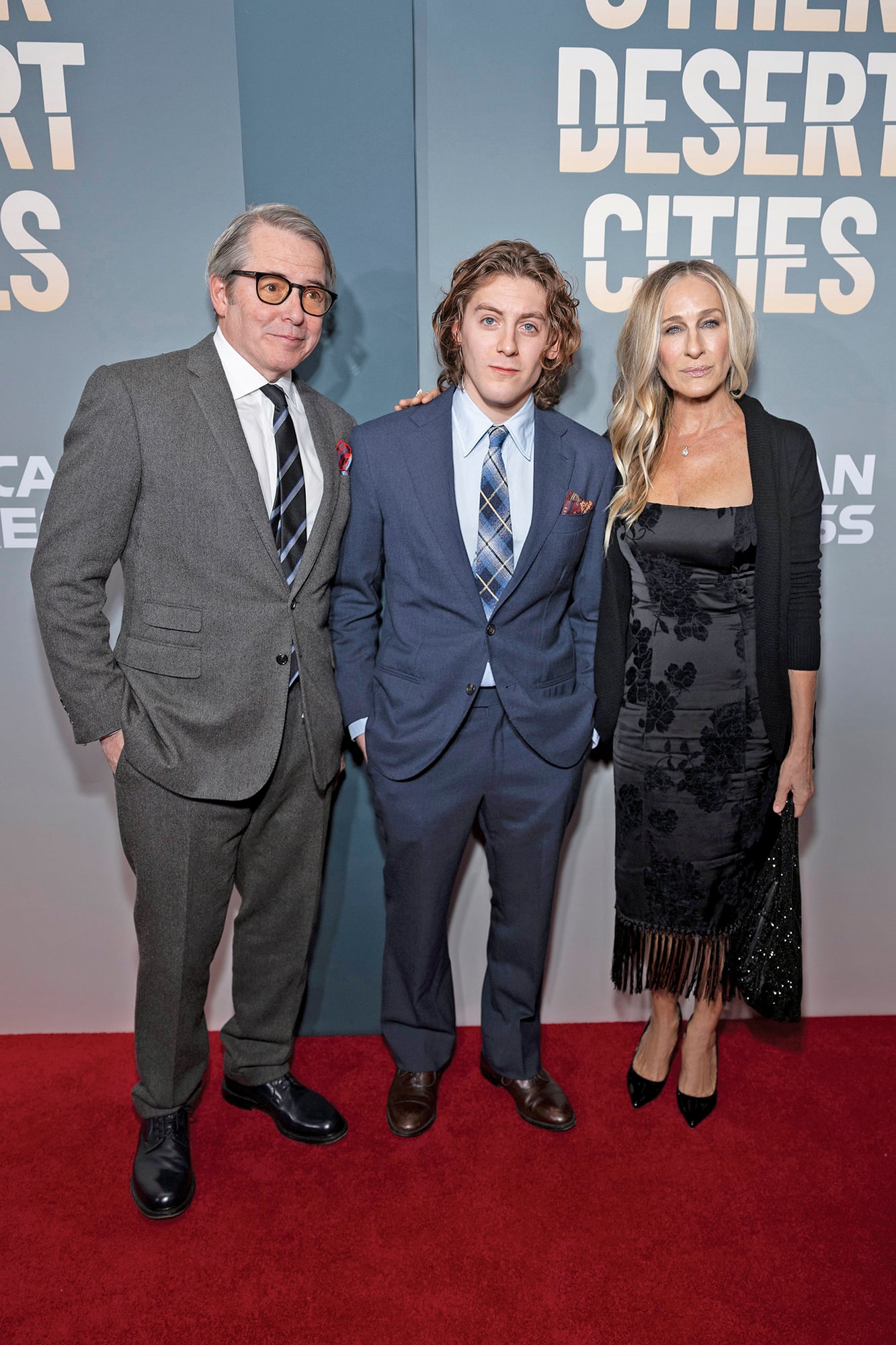 Matthew Broderick y Sarah Jessica Parker junto a su hijo James Wilkie Broderick en Broadway