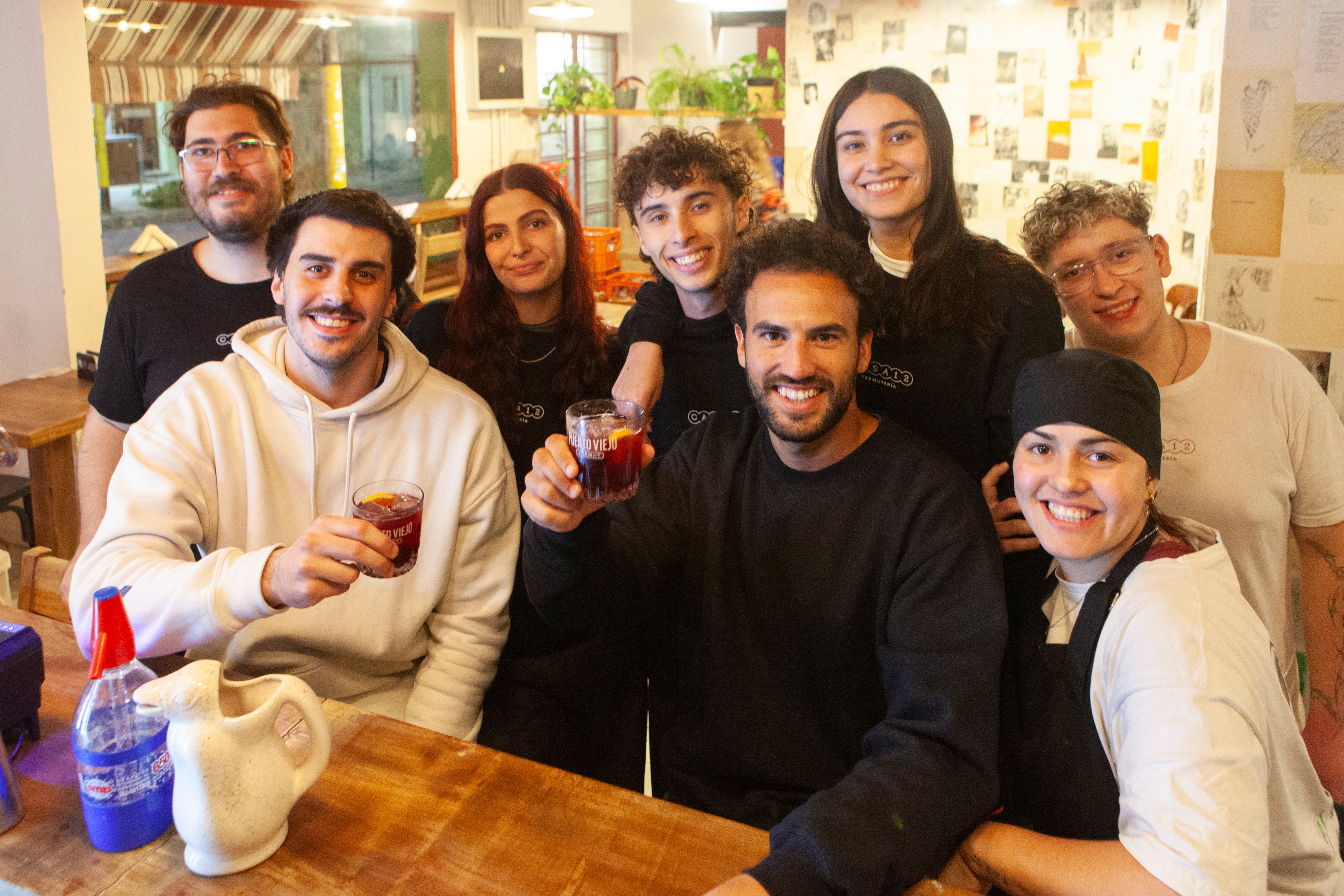 A un año de su peor tragedia: la ciudad histórica que resurgió y hoy es tendencia en gastronomía 10 Casa 12 ofrece un vermú que es la estrella de su carta de tragos