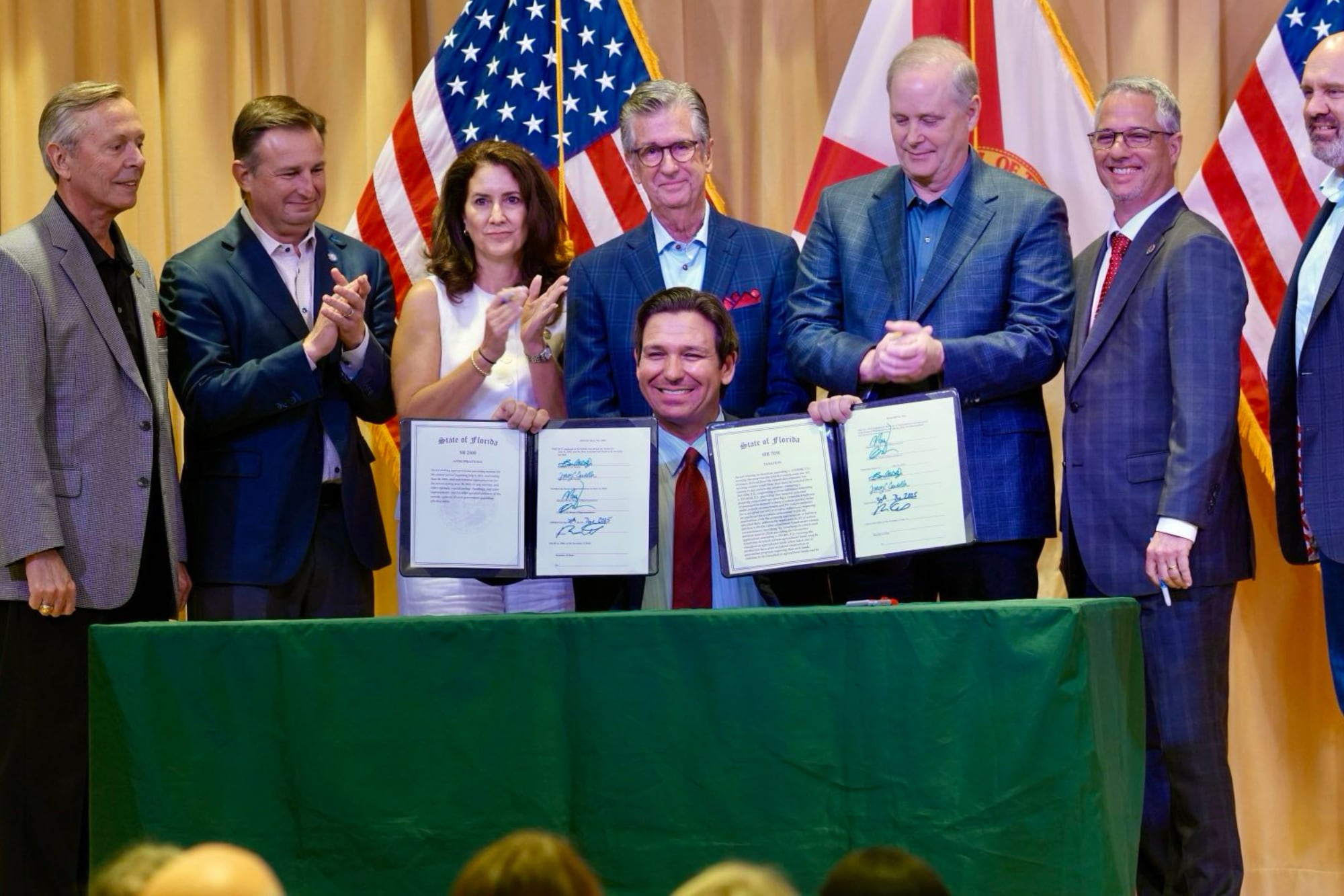 DeSantis impulsó varias leyes para reducir los impuestos en Florida