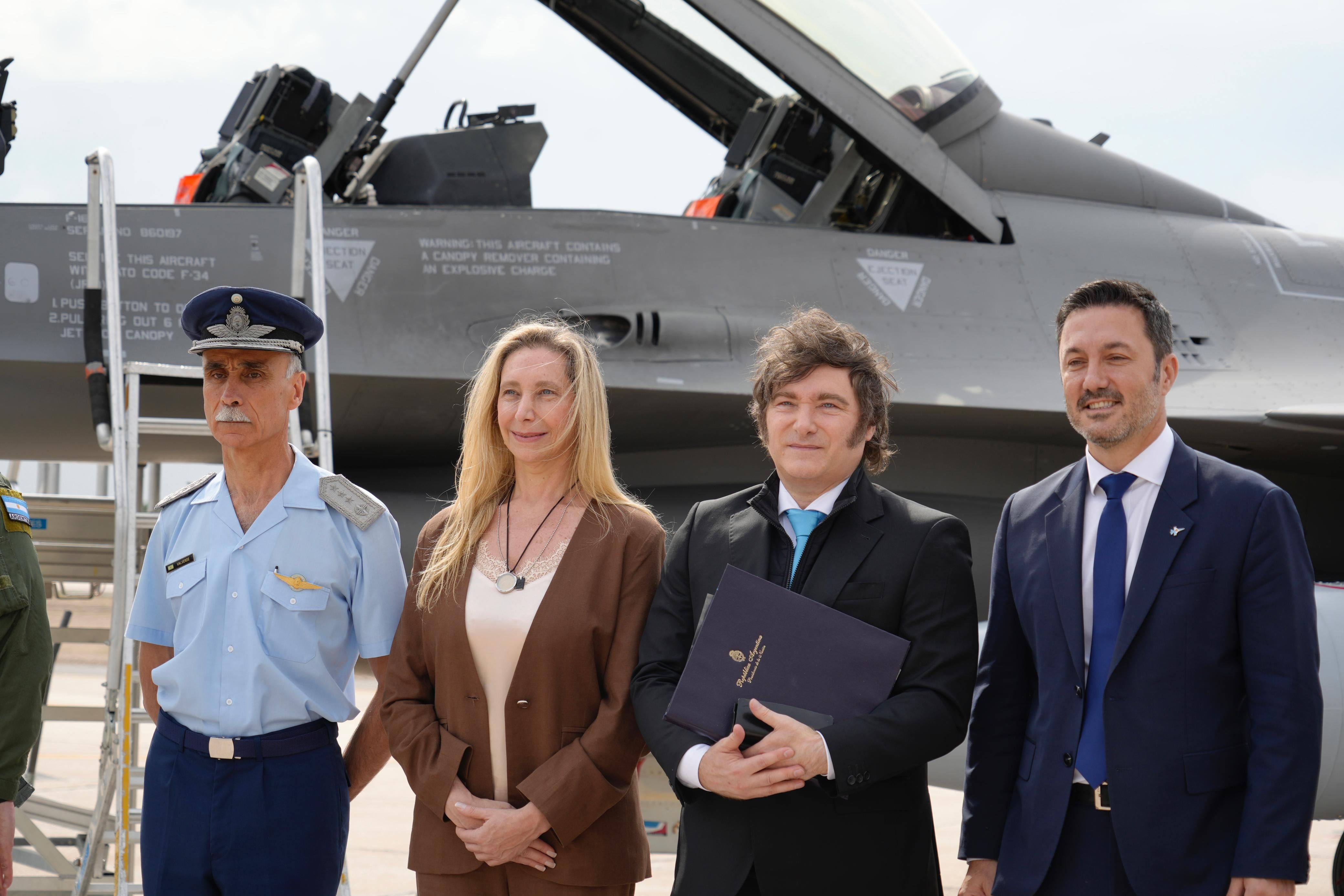 Milei en Córdoba para la presentación de seis F-16