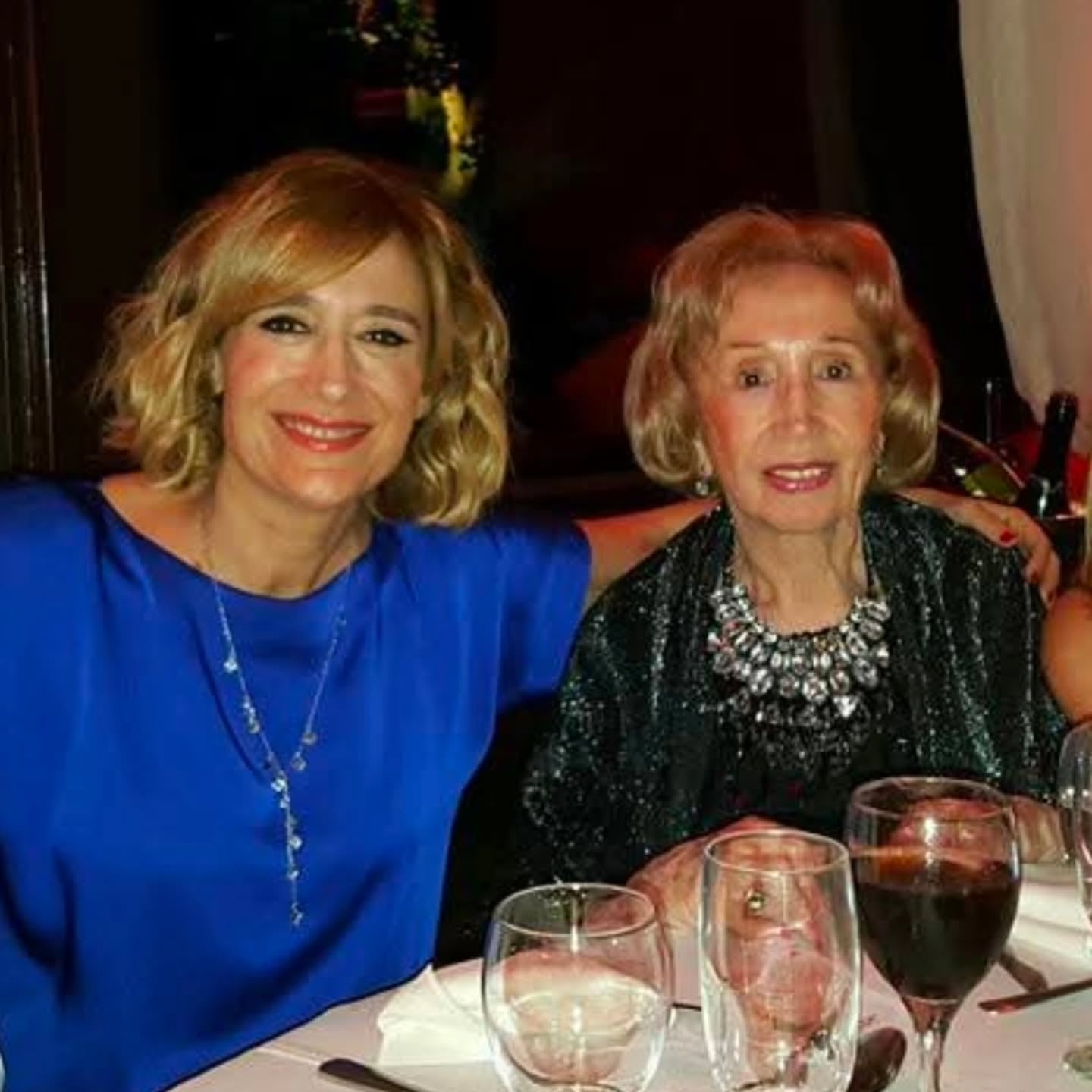 Marcela Coronel junto a Berta, su madre, que recientemente cumplió 100 años (Foto: Instagram @marcelacoronel)