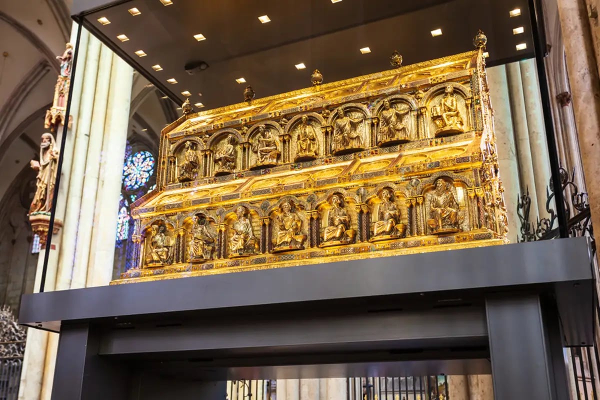 Relicario donde descansan los restos óseos de los tres Reyes Magos