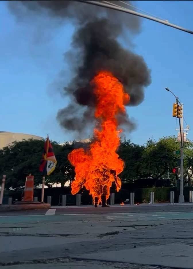 Muere un activista tibetano tras prenderse fuego frente a la sede de la ONU en Nueva York
