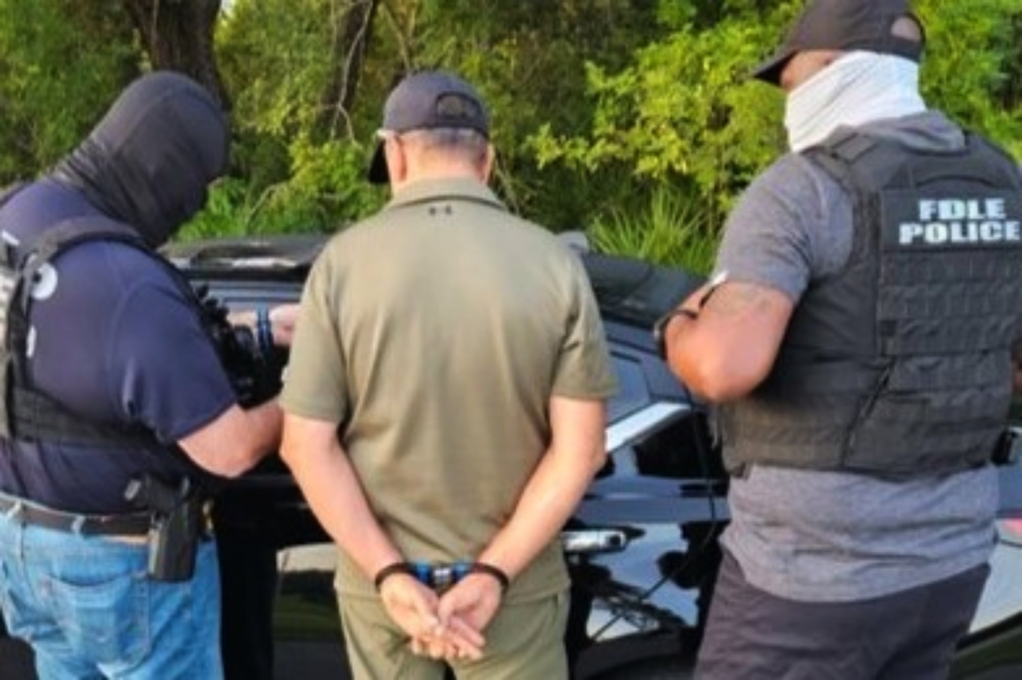 Durante un control vehicular, los conductores pueden estar obligados a presentar licencia, registro del automóvil y comprobante de seguro