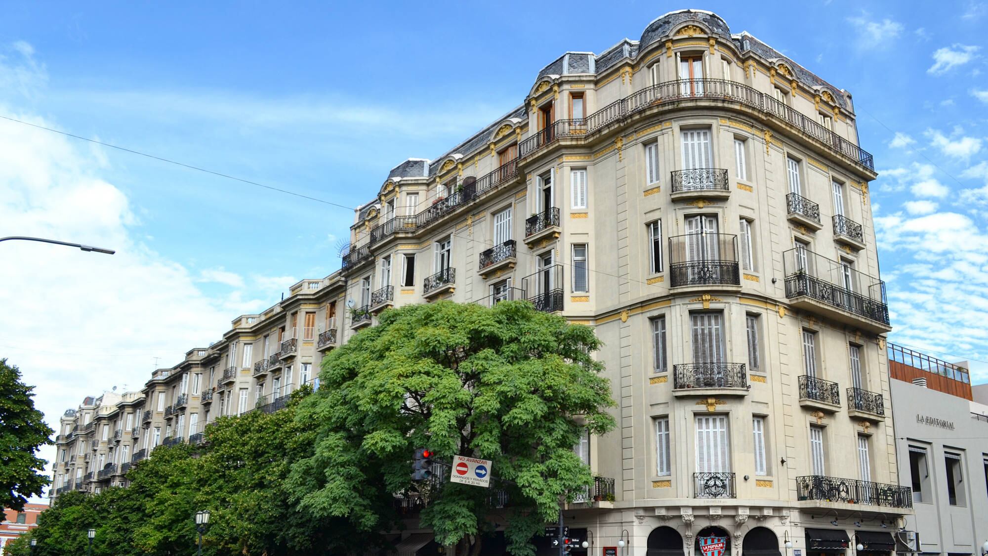 Avenida Caseros y Bolívar