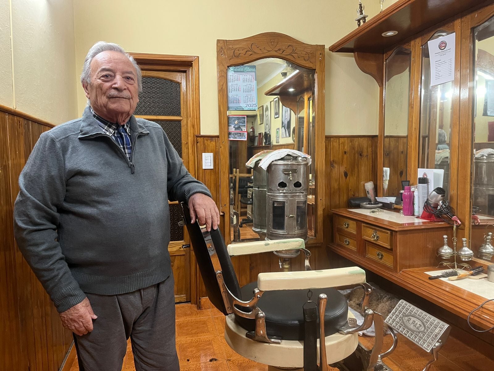 Vicente Lionetti es el peluquero más longevo de Tandil que todavía está en operaciones