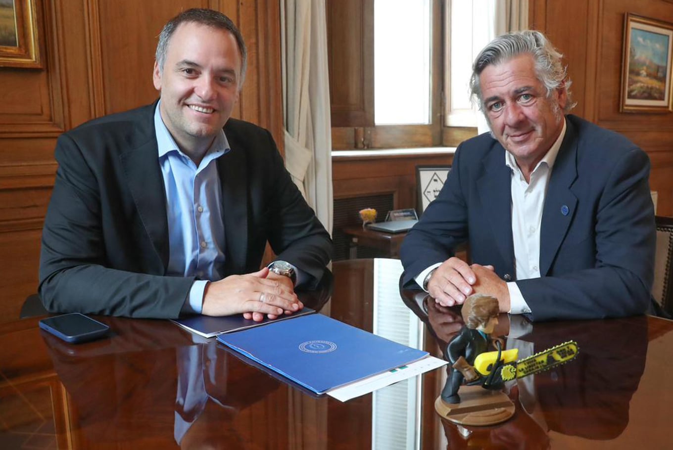 “Es necesario”: en medio de la crisis política, Adorni recibió a la Rural, que pidió seguir con la baja de impuestos