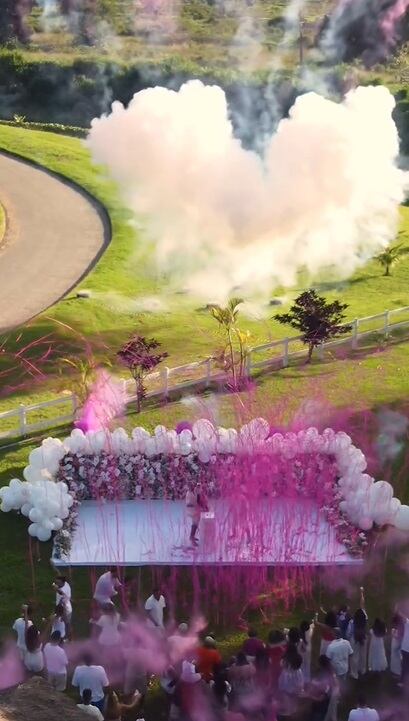 Con humo y papel rosa, Neymar y Bruna anunciaron que tendrán una niña