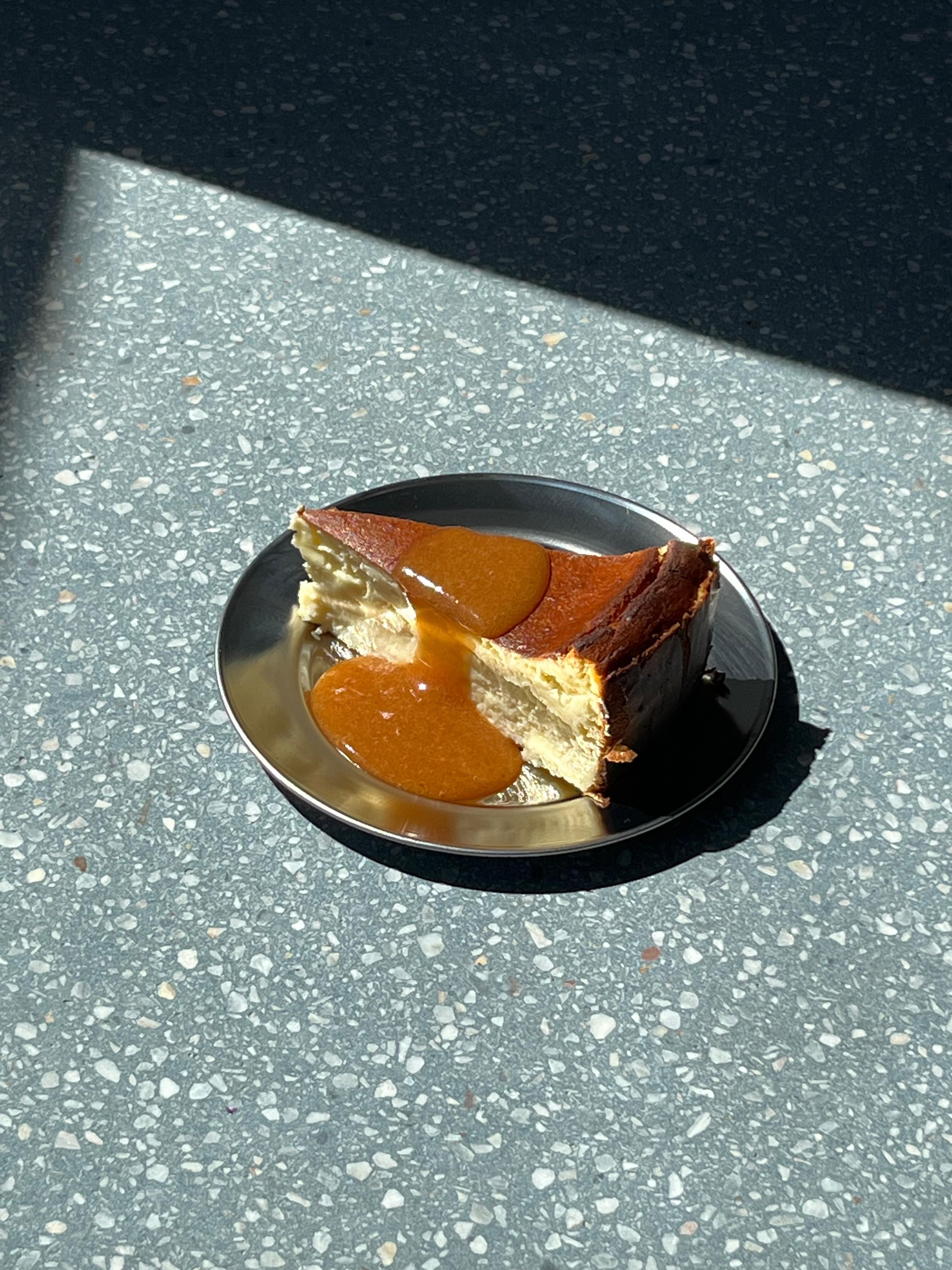 También hay lugar para lo dulce: la torta vasca es un gran recomendado.