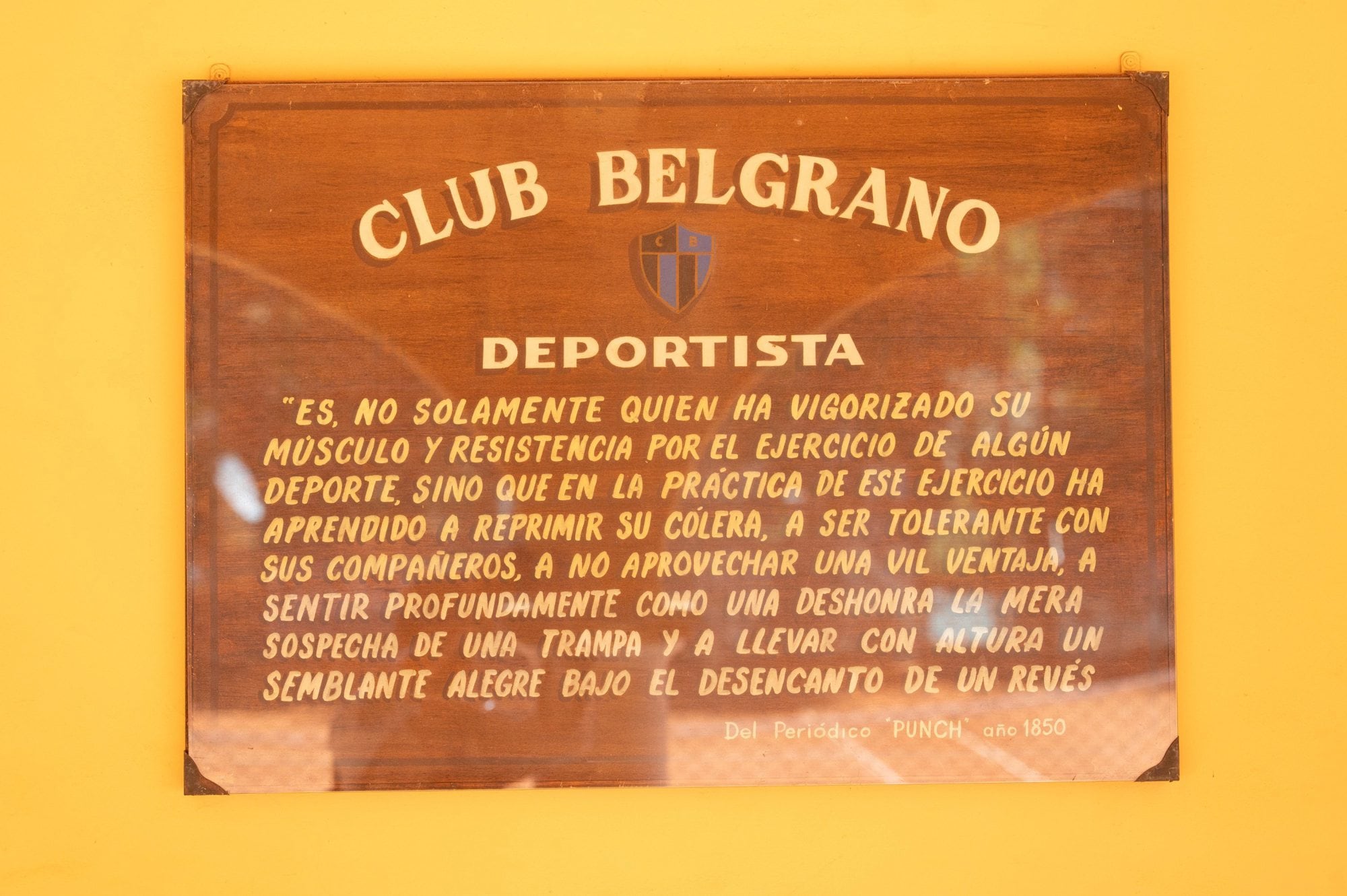 El bar y comedor del club, escenario de almuerzos familiares y meriendas, siguen siendo un lugar de memoria donde se entrelazan historias de generaciones