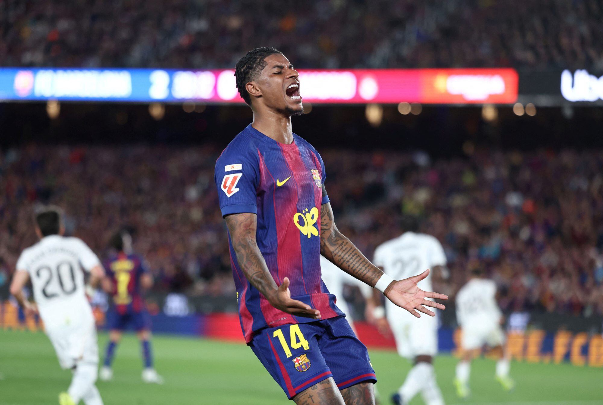 Barcelona retuvo el título de la Liga española tras vencer a Real Madrid.