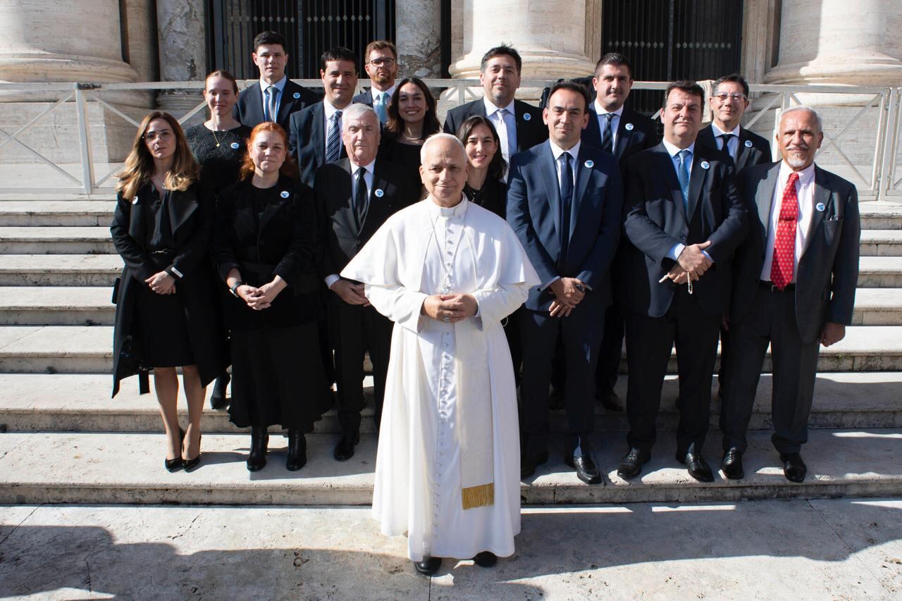 El papa León con diputados y senadores argentinos