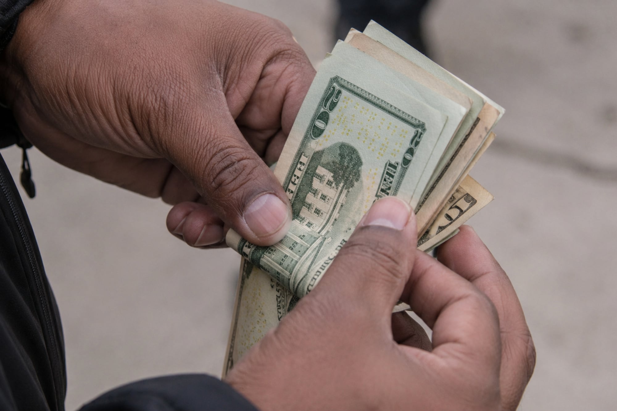 Alameda también tendrá un ajuste local: el salario mínimo pasará a US$17,76 por hora desde julio