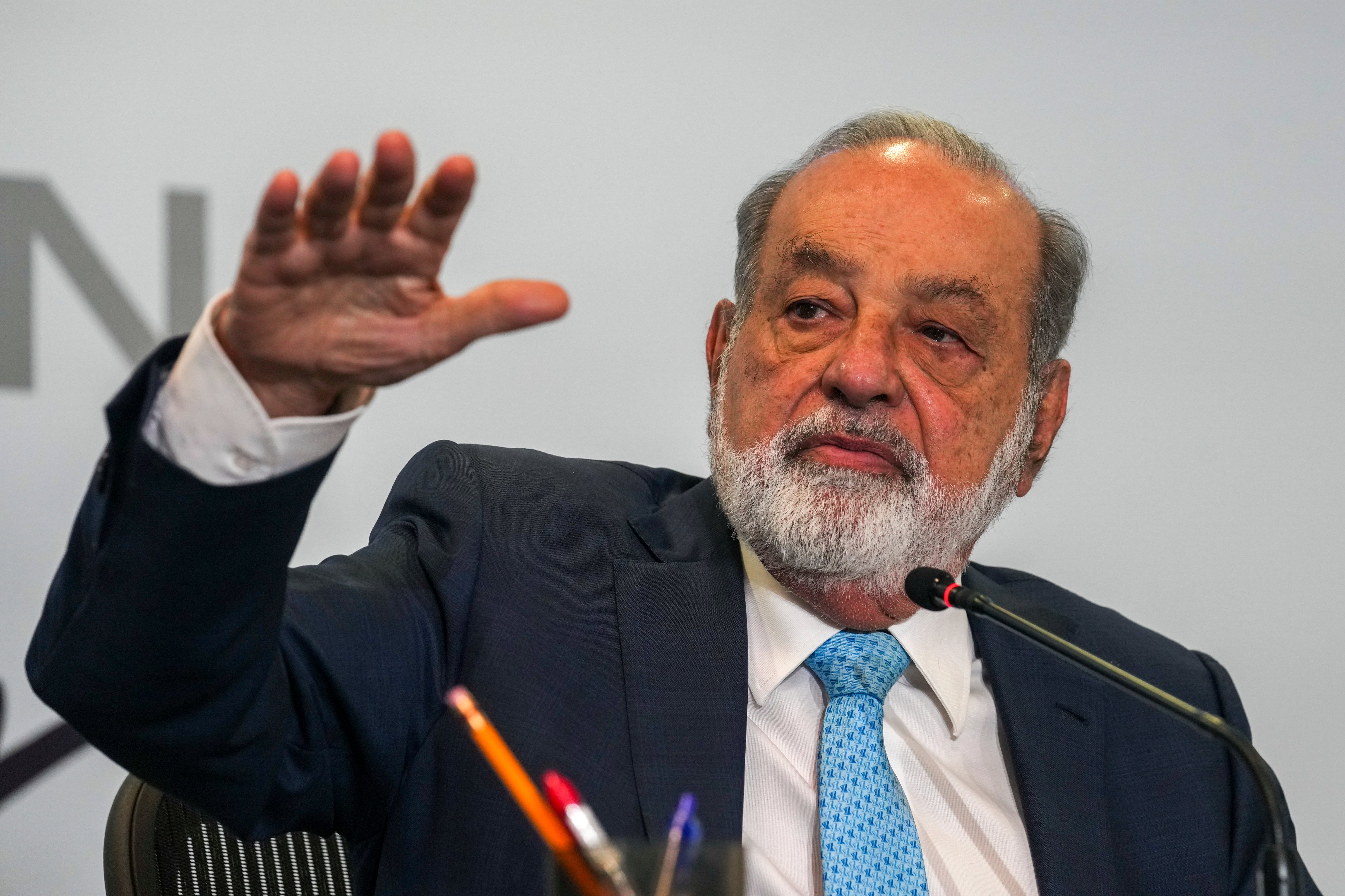 Claro, de Carlos Slim, no podía quedarse con los clientes móviles por la participación que ya tiene en el mercado