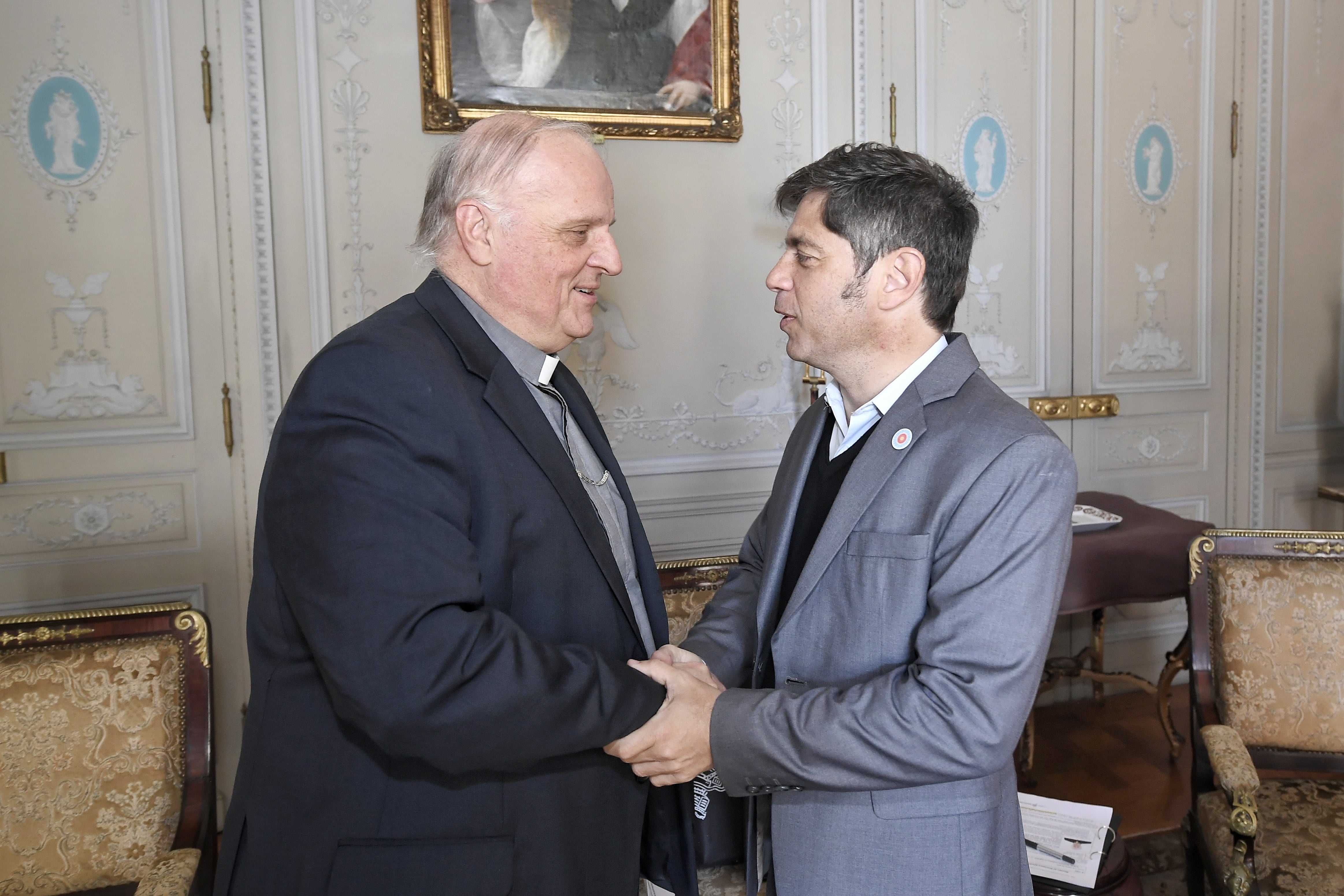 Kicillof visitó al nuncio apostólico, Michel Wallace, de cara a la visita de papa León XIV