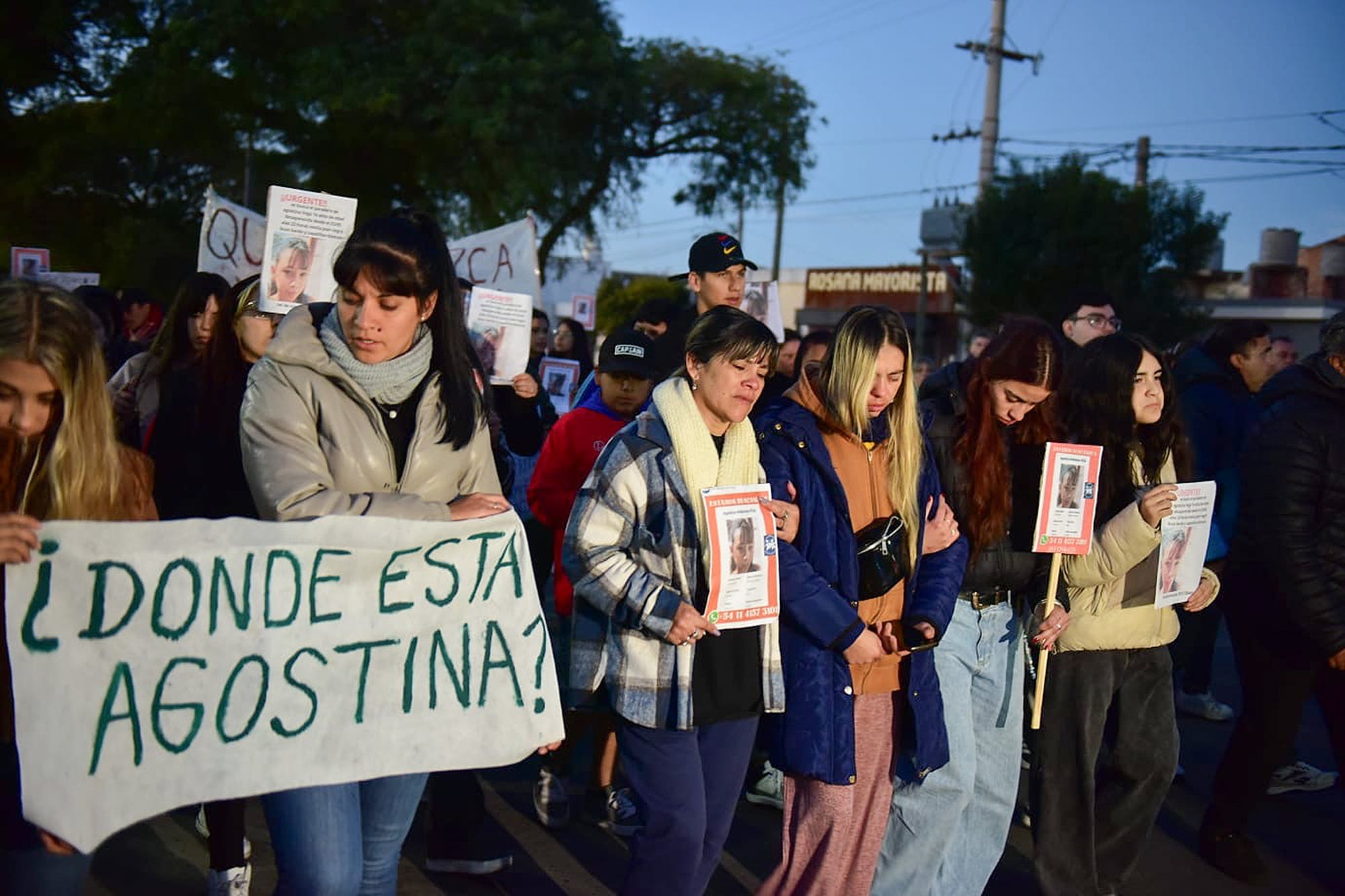 Marcha por la desaparición de Agostina Vega en Córdoba - Abuela y madre de Agostina