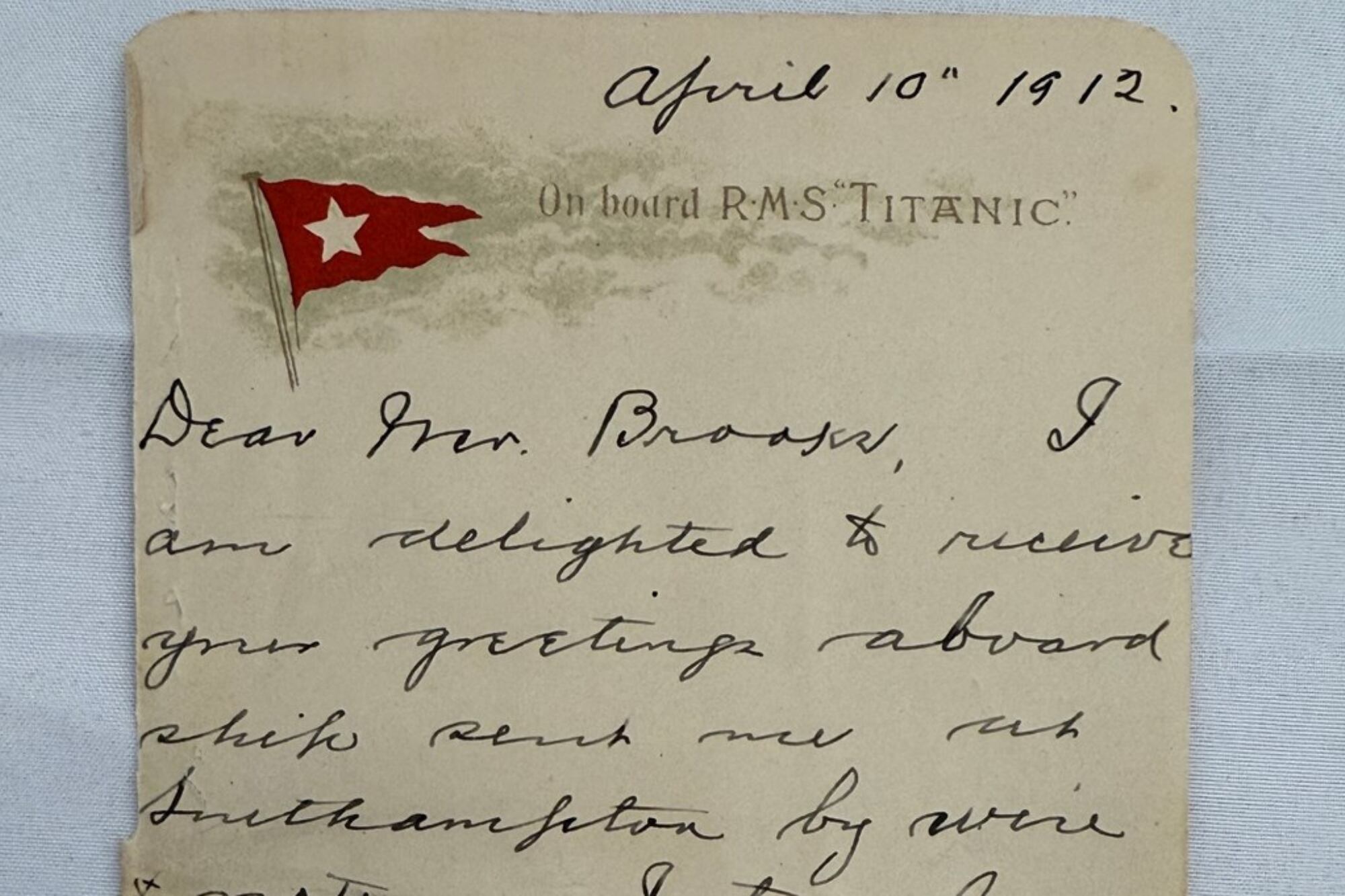 Otras piezas del remate, como cartas, diarios y objetos personales, también alcanzaron cifras altas