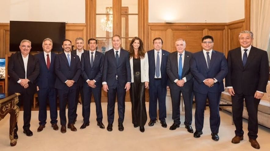 Diego Santilli y Maximiliano Pullaro en un encuentro político