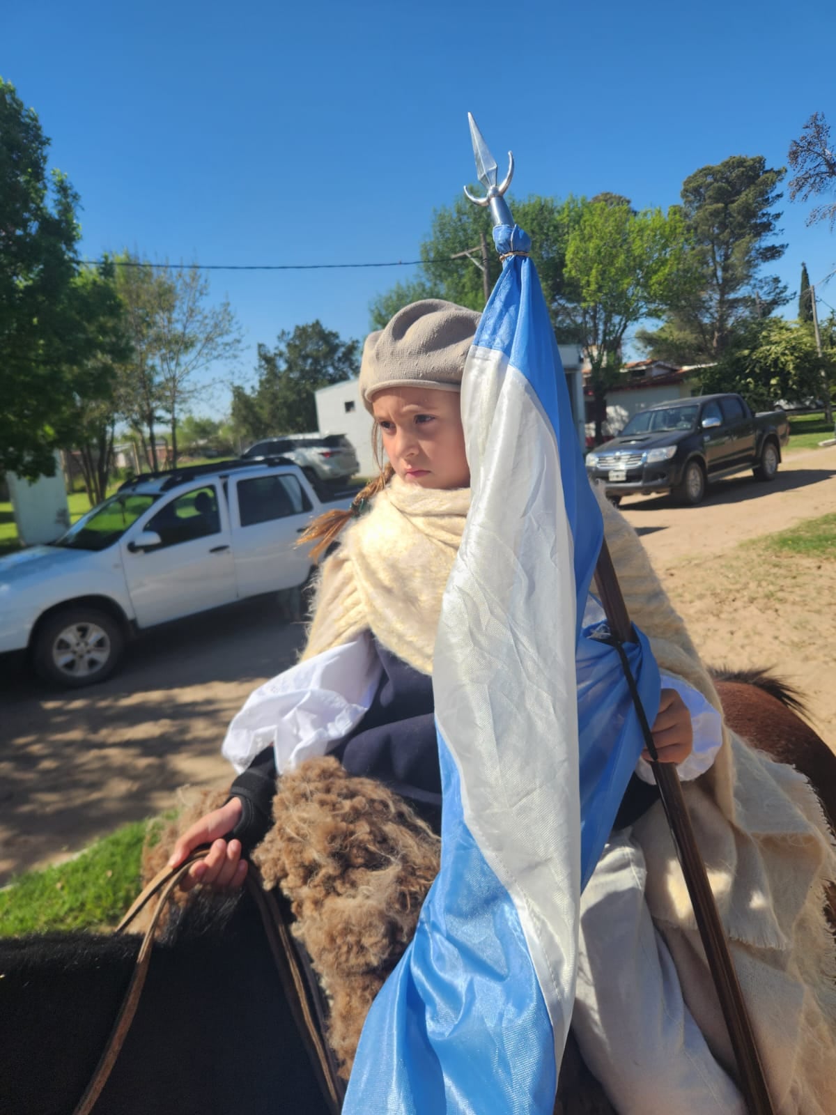 Se mueve entre consignatarios y productores como una más