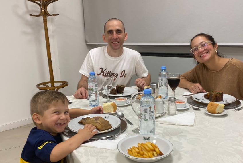 Nahuel Gallo cenó por primera vez con su familia, tras 448 días secuestrado: “Pidió para comer algo que extrañaba”