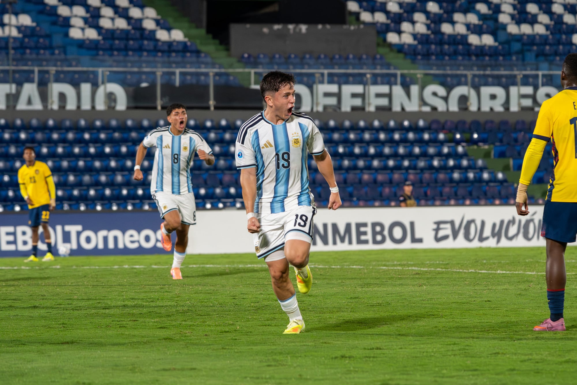 Argentina venció a Ecuador por 3-1 y jugará la final del Sudamericano Sub 17 contra Colombia