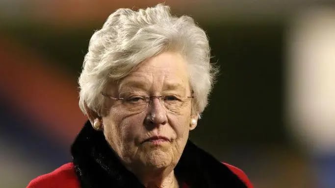 La gobernadora Kay Ivey dijo que cree en la pena de muerte, pero no en este caso