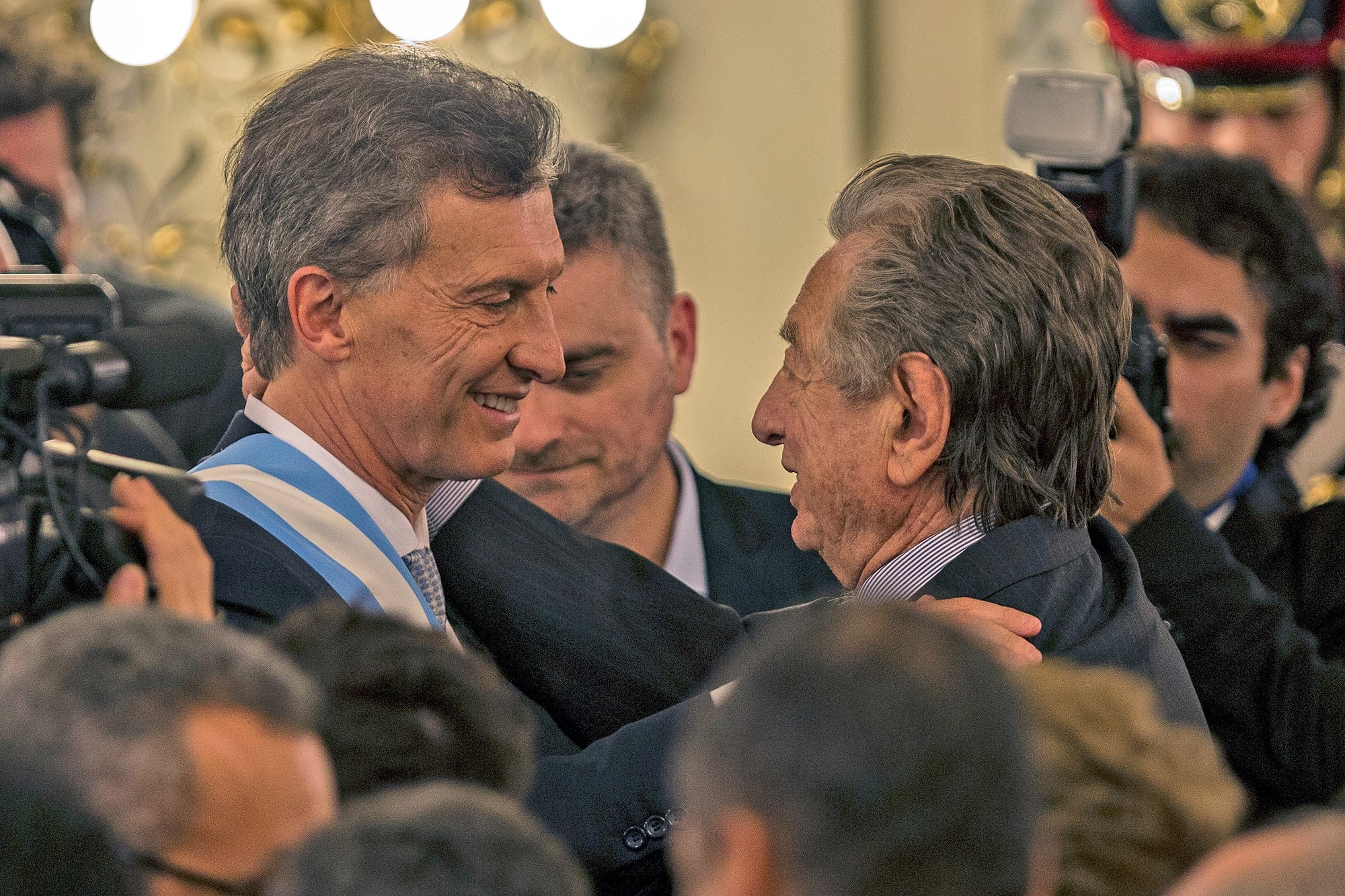 Esta semana sale el libro de Mauricio Macri sobre Franco: “La de los noventa fue una década desastrosa para mi padre”