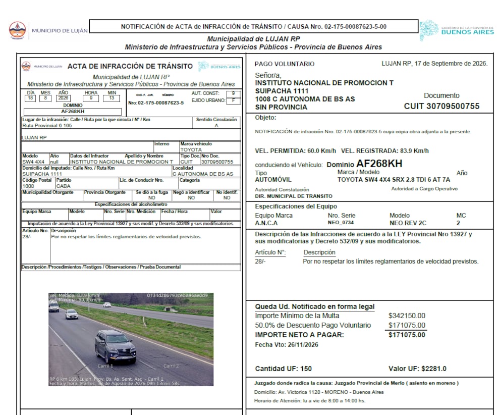 Una de las multas del auto oficial que usa Adorni, del 8 de agosto, cuando ya no era funcionario