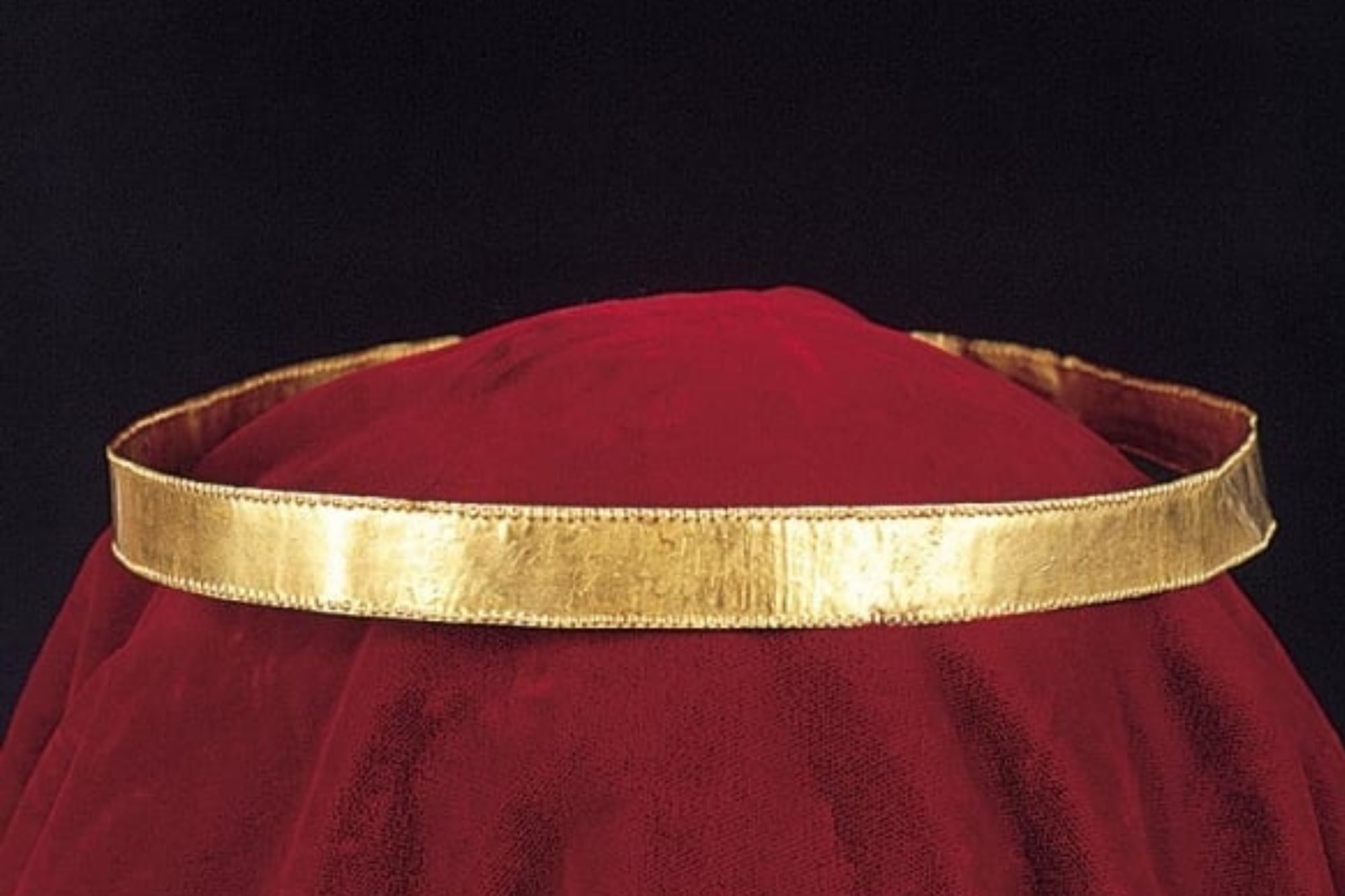 El hallazgo que podría cambiar una era: qué reveló una tumba con una diadema de oro de hace miles de años