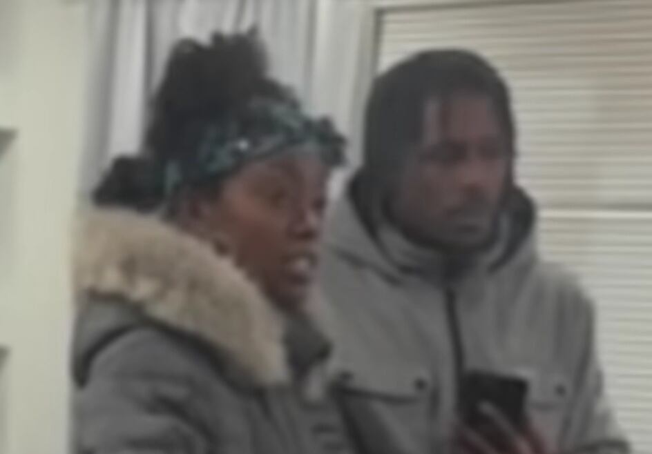 Los okupas fueron identificados como Shermaine Powell-Gillard, quien ya había sido arrestada por ocupar una proviedad, y su pareja Codarro