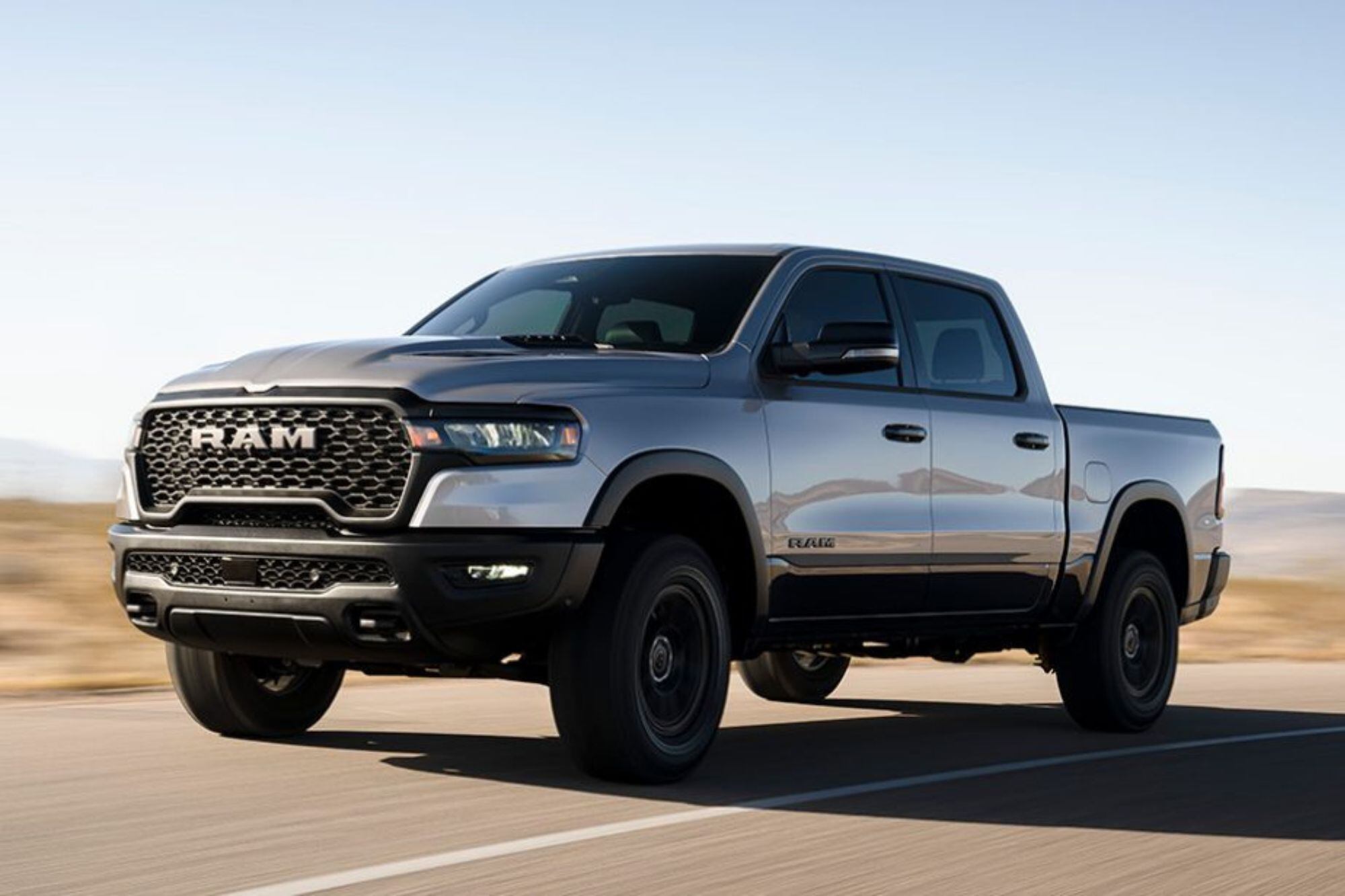 Las distintas versiones de la Ram 1500 modelo 2025 fueron elegidas como la mejor camioneta del año luego de un exhaustivo proceso de pruebas y comparaciones con otros 18 vehículos (Ram)