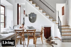 15 ideas para ambientar tu living-comedor o cocina con una mesa de madera vintage