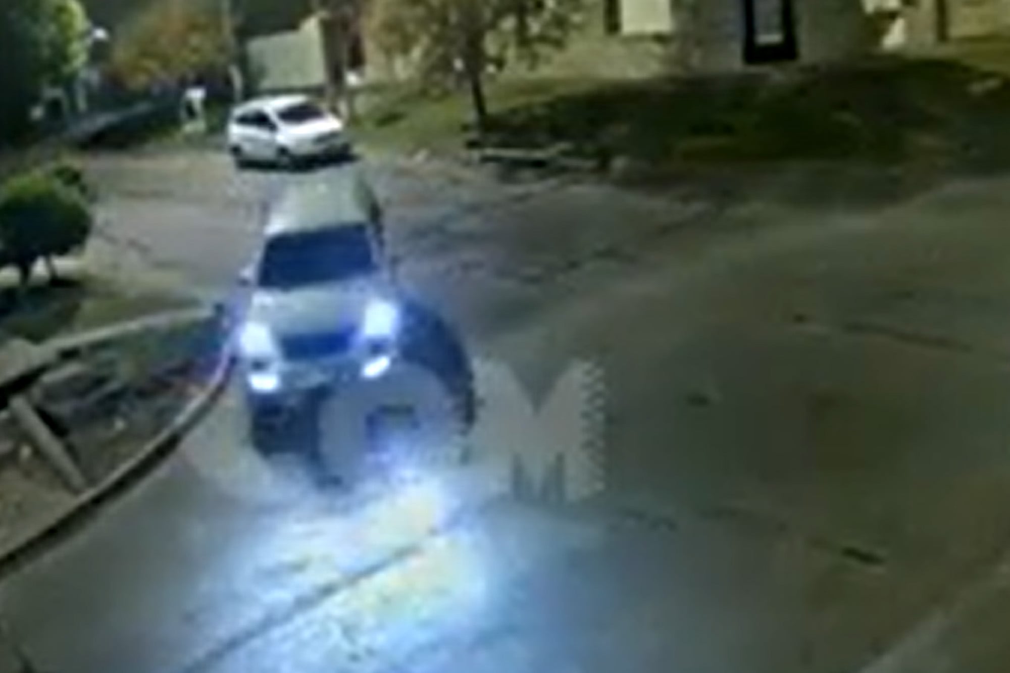 La camioneta robada, en plena persecución
