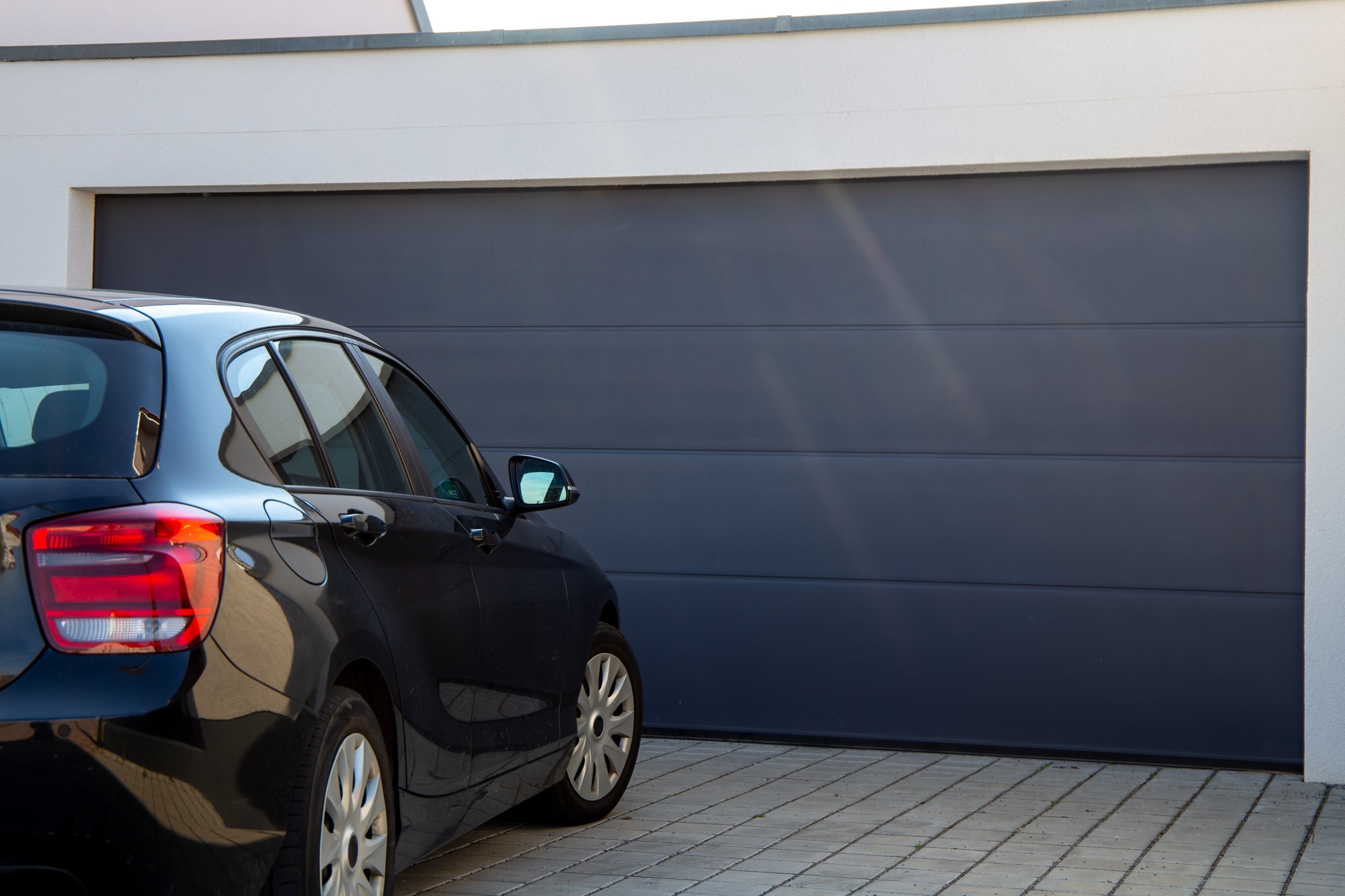 Seguridad vs. estética: cómo elegir el portón de garage más adecuado para tu casa