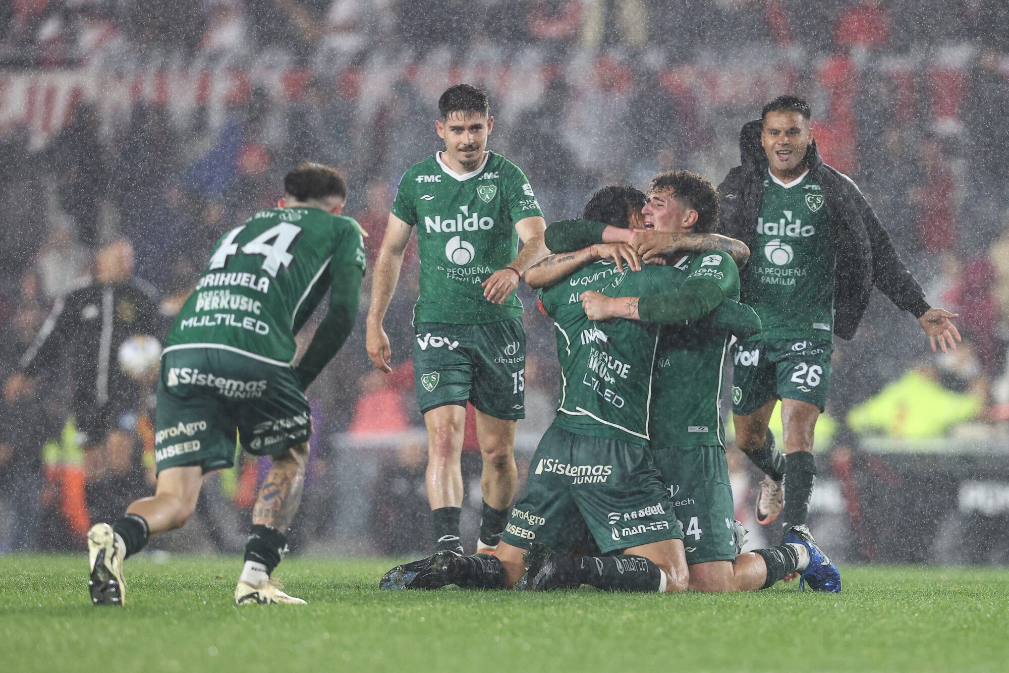 Sarmiento de Junín dio el gran golpe ante River en el estadio Monumental