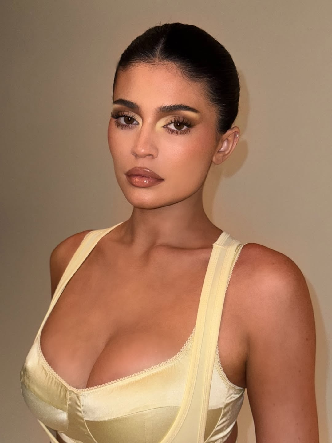 La modelo saltó a la fama en 2007 gracias al primer reality de sus medias hermanas, las Kardashian