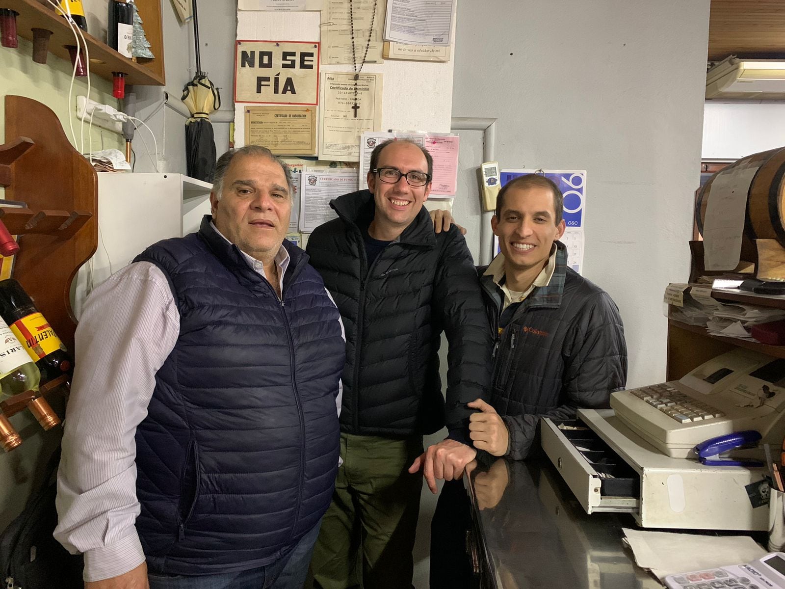 Pepe en Mercedes, con Jorgito Caram, dueño de la emblemática pizzería Sorrento: