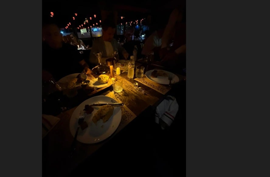 Una reserva en el exclusivo Roldán en un día en el que Novelli estaba eufórico por los negocios que se le abrían; la foto en el restaurant surge del peritaje judicial a su teléfono