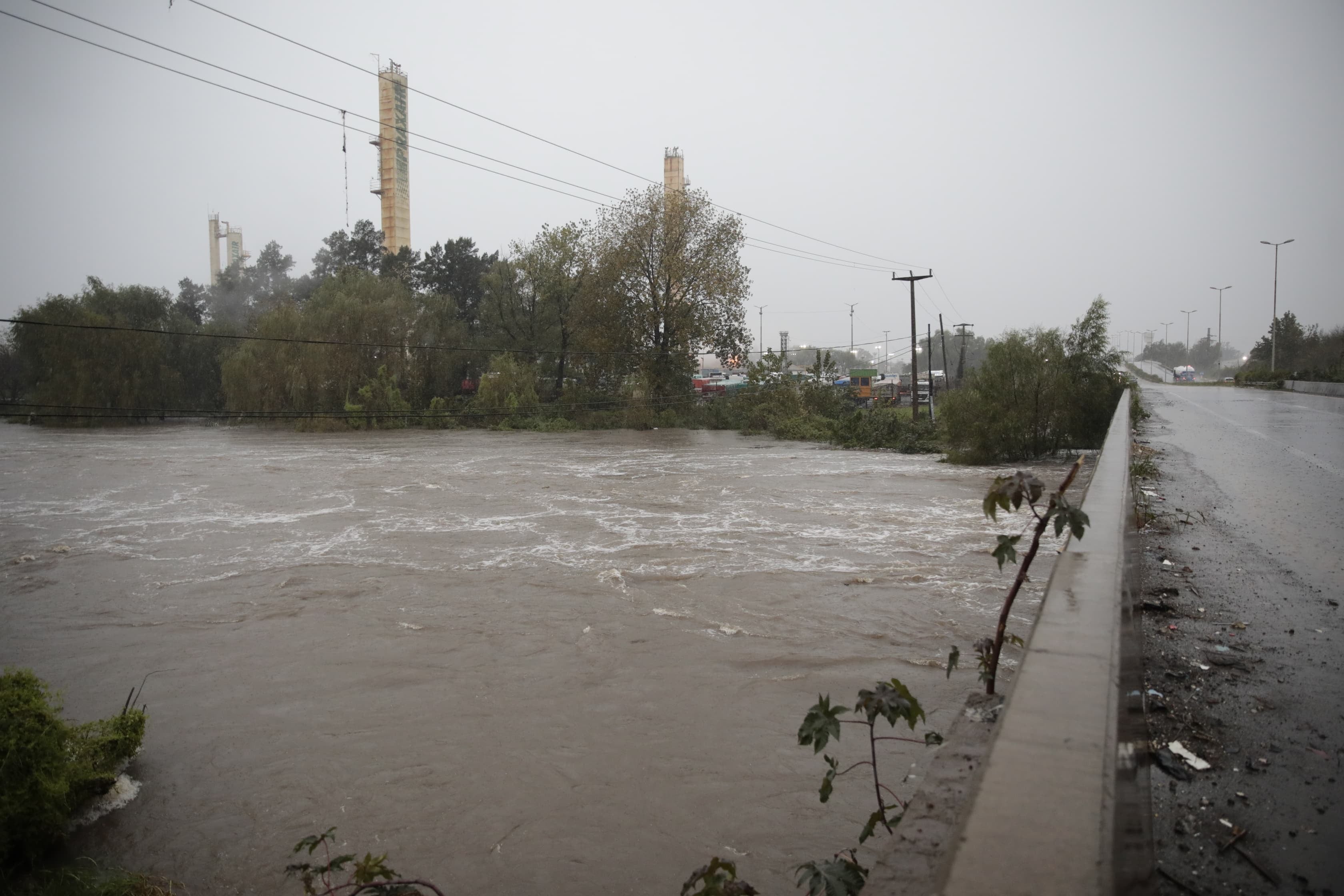 Acceso a Zárate Ruta 6 cortada por inundación