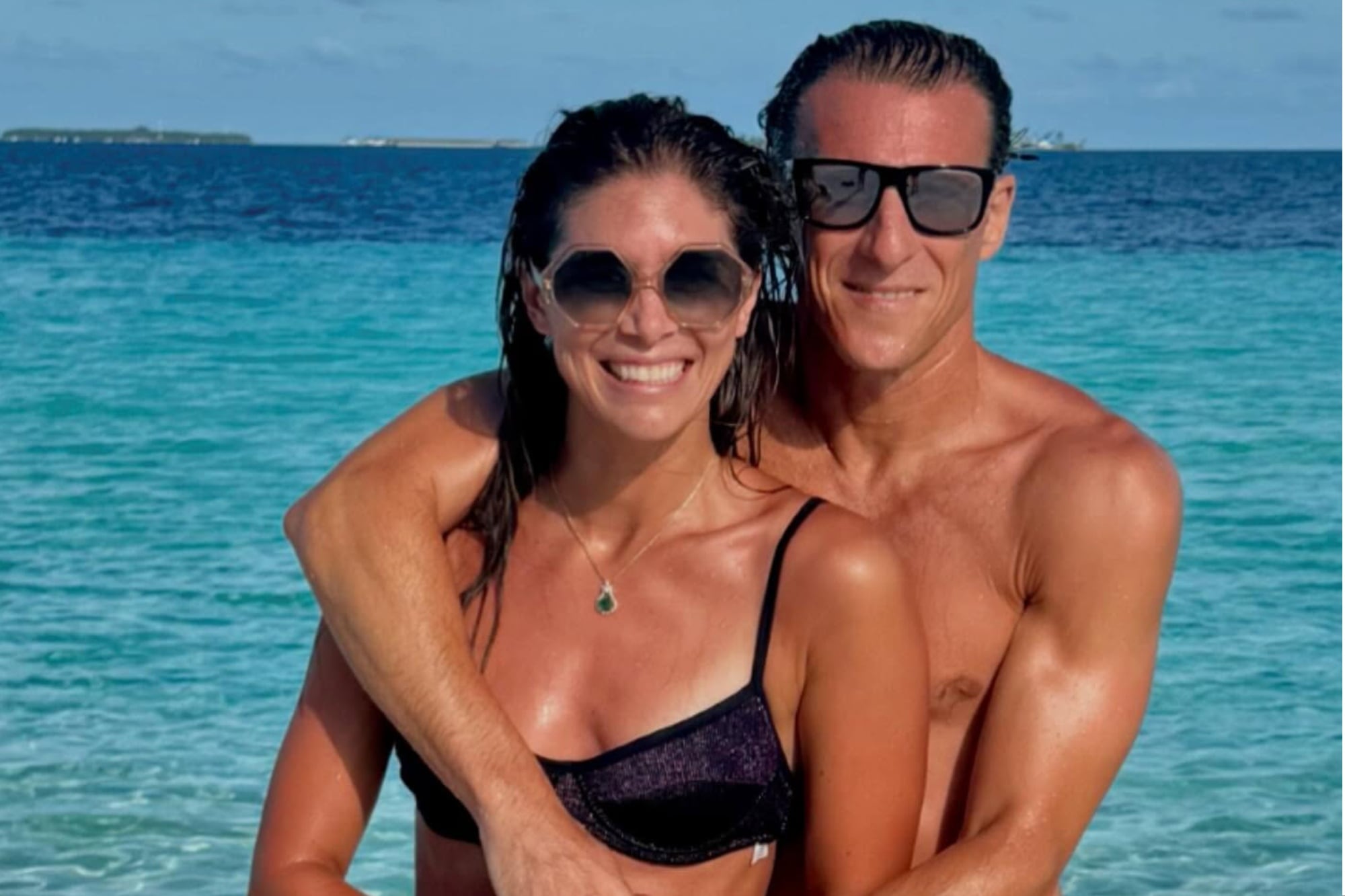 Diego Forlán chính thức làm HLV trưởng ĐT Uruguay, sự ủng hộ vững chắc từ vợ Paz Cardoso