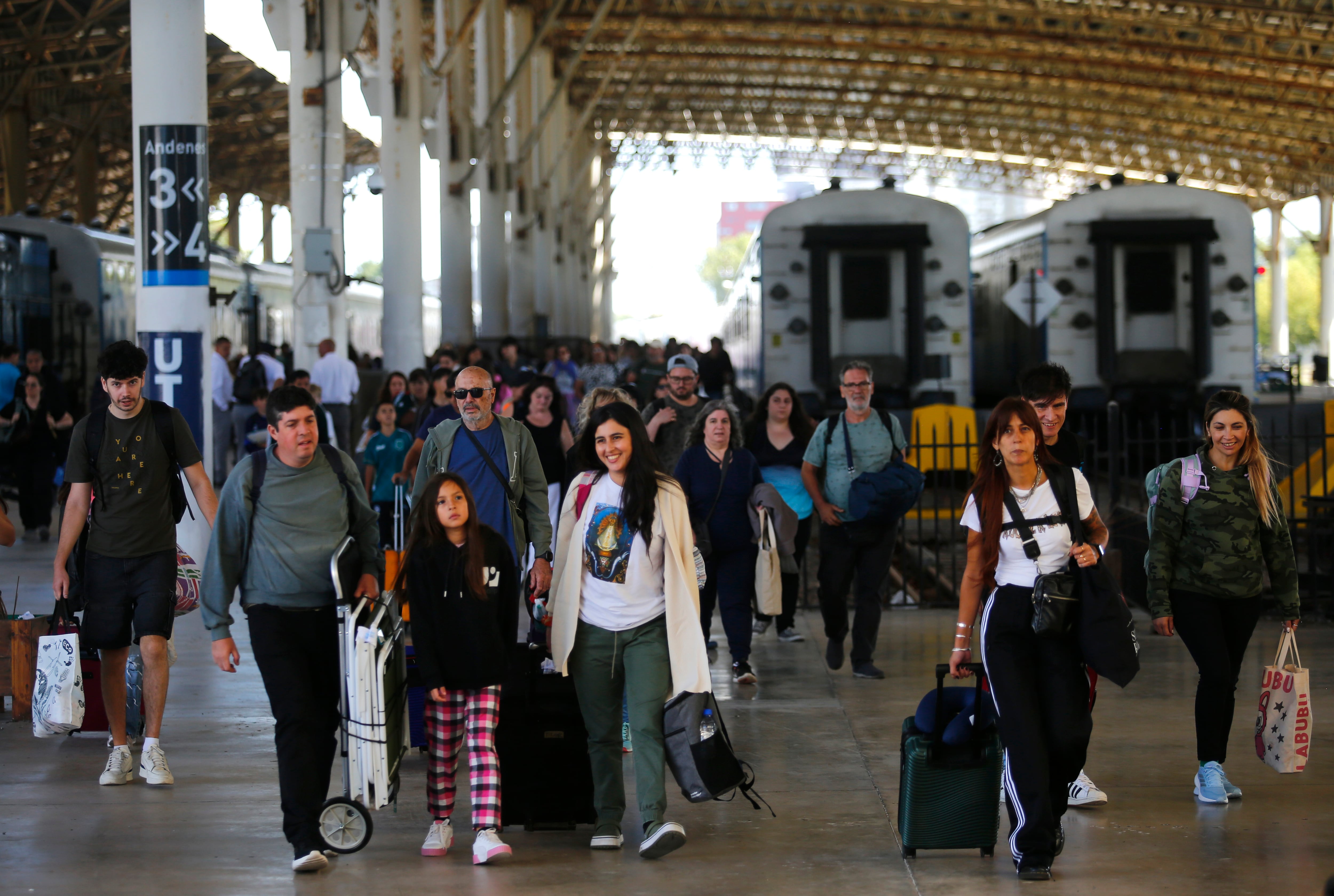 Las terminal ferroviaria volvió a llenarse de turistas