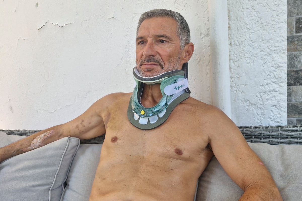 El pasajero serbio que estuvo a punto de ser succionado por la ventanilla de un avión habló por primera vez desde el accidente