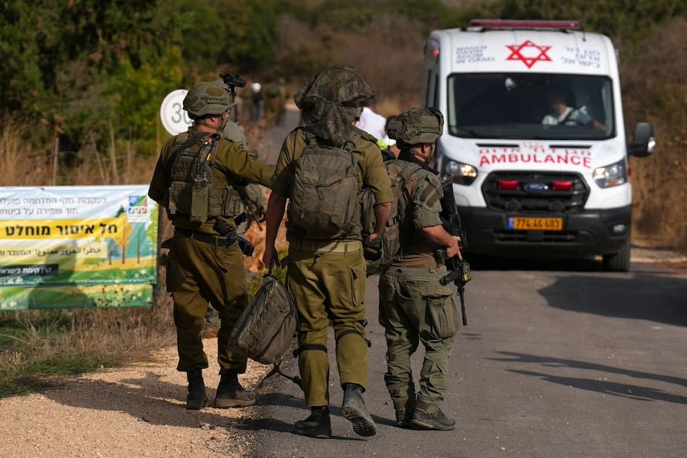 Un explosivo sin detonar estalló durante una excursión escolar y mató a un adolescente