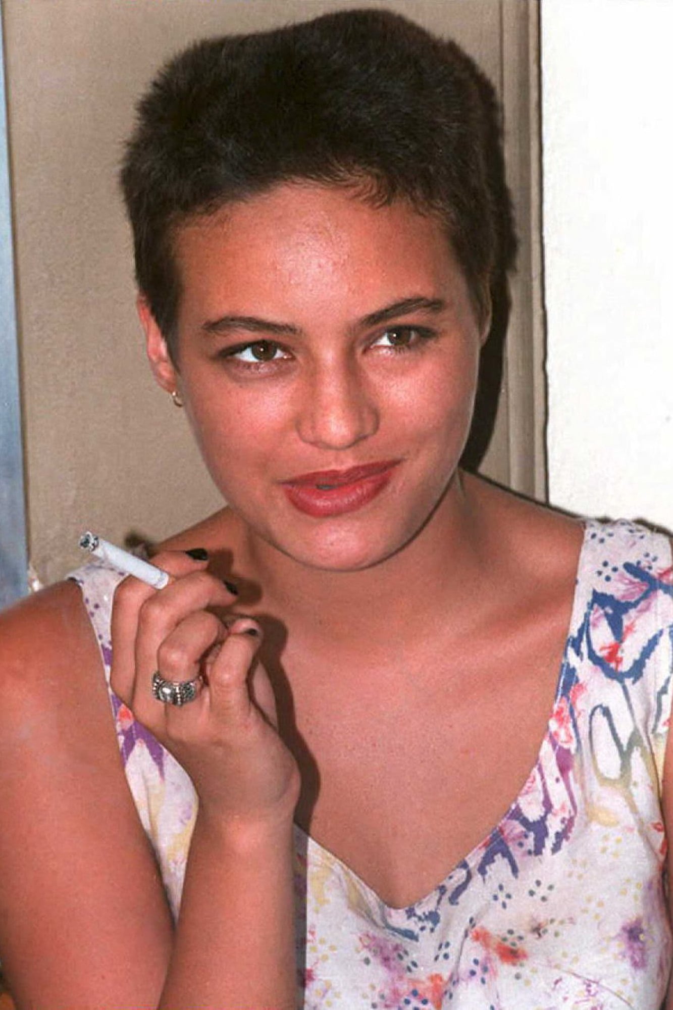 Una foto de
Cheyenne Brando, la mamá
de Tuki, en 1992. Tres años
más tarde,
se suicidó
en su casa
de Punaauia
(Tahiti). Ya
había intentado
matarse en dos
oportunidades
anteriores